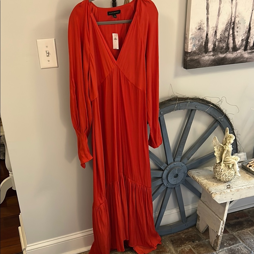 ⭐️NWT Banana Republic B-Neck Red Flowy Maxi Dress⭐️ - Picture 3 of 11